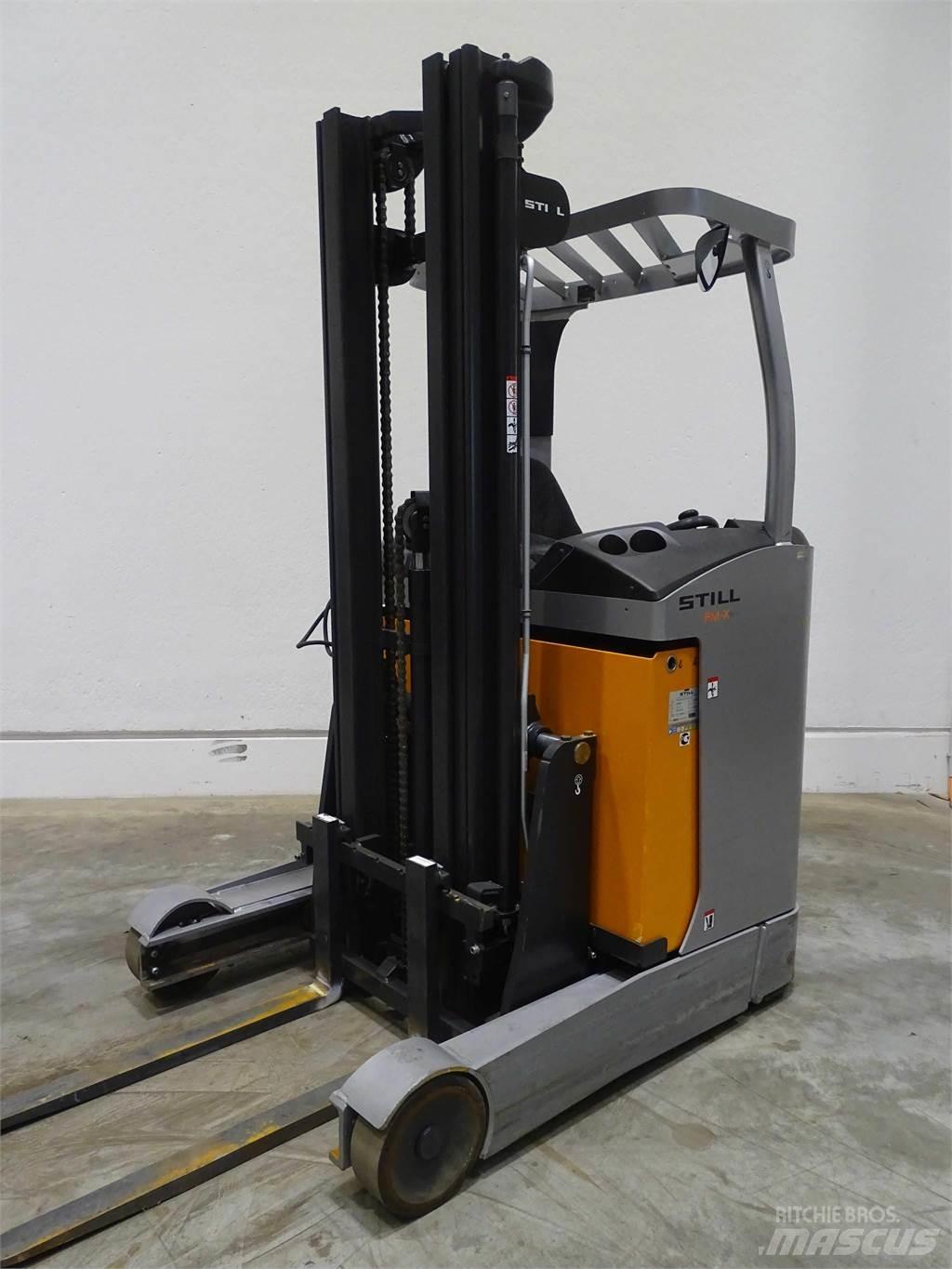 Still FM-X10 Reach trucks