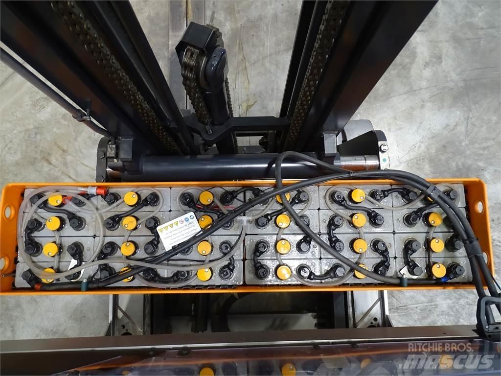 Still FM-X12 Reach trucks