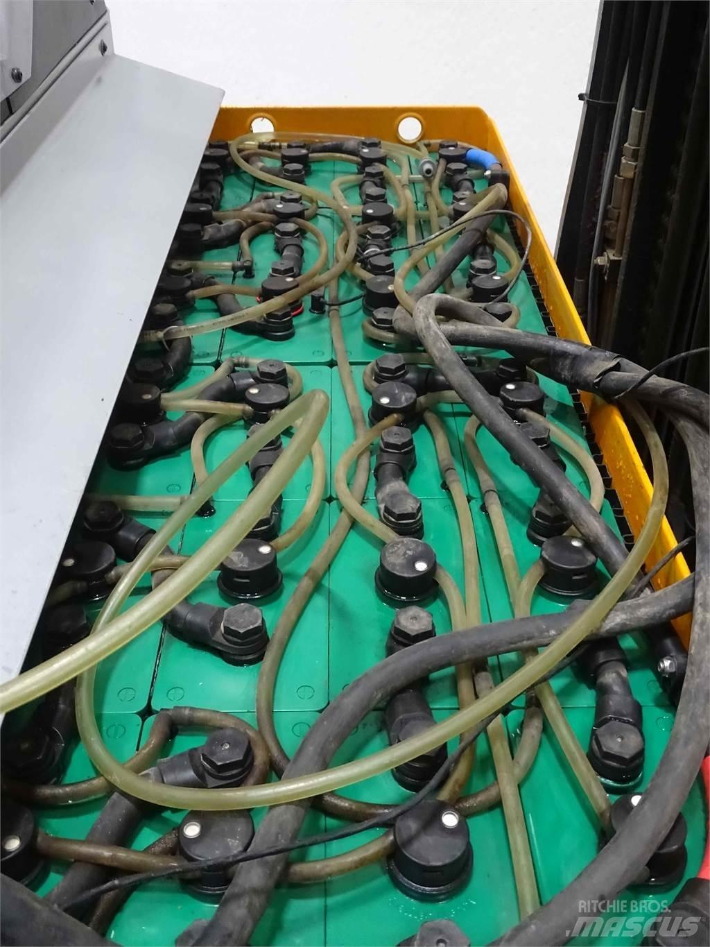 Still FM-X14 Reach trucks