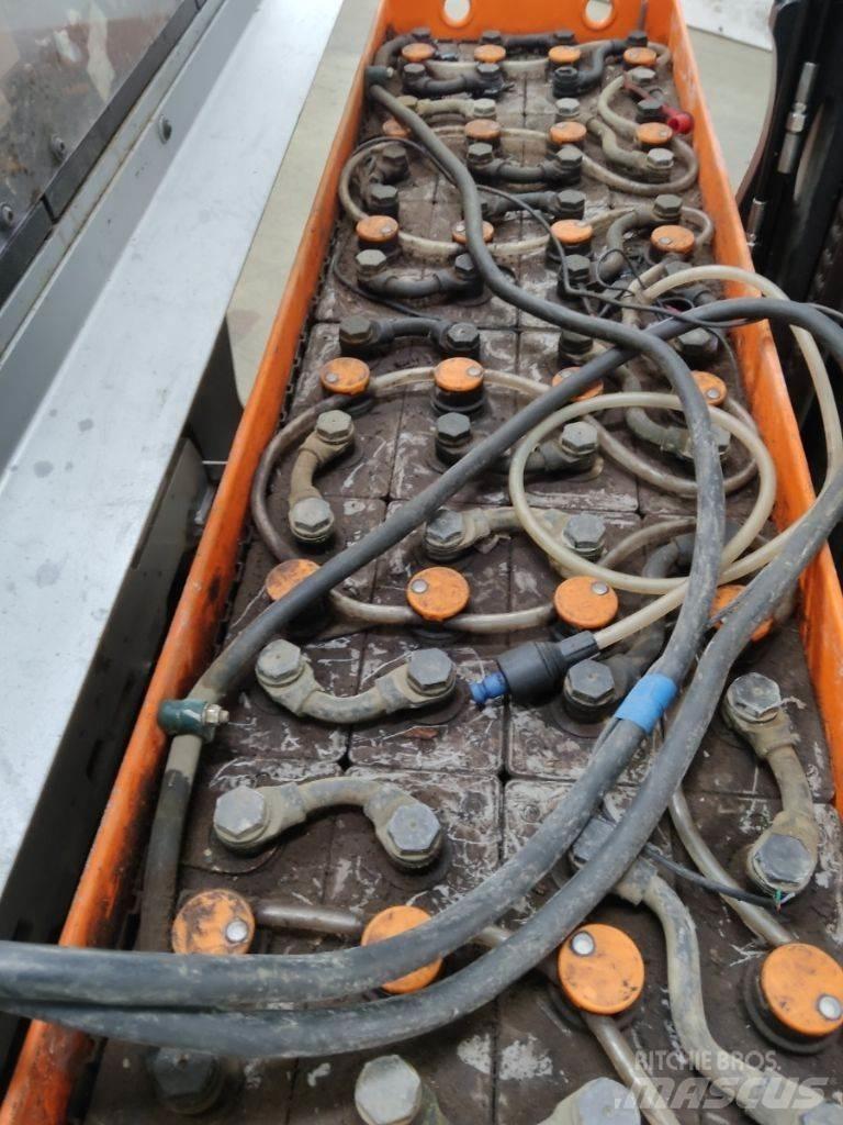 Still FM-X14 Reach trucks