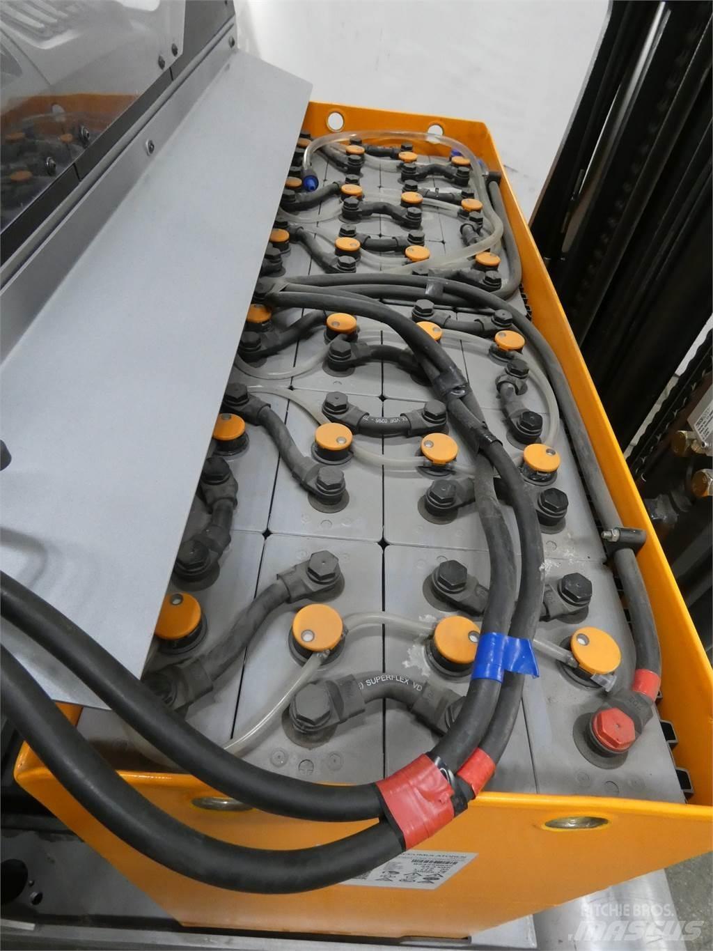 Still FM-X14 Reach trucks