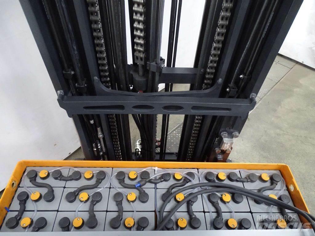Still FM-X17 Reach trucks