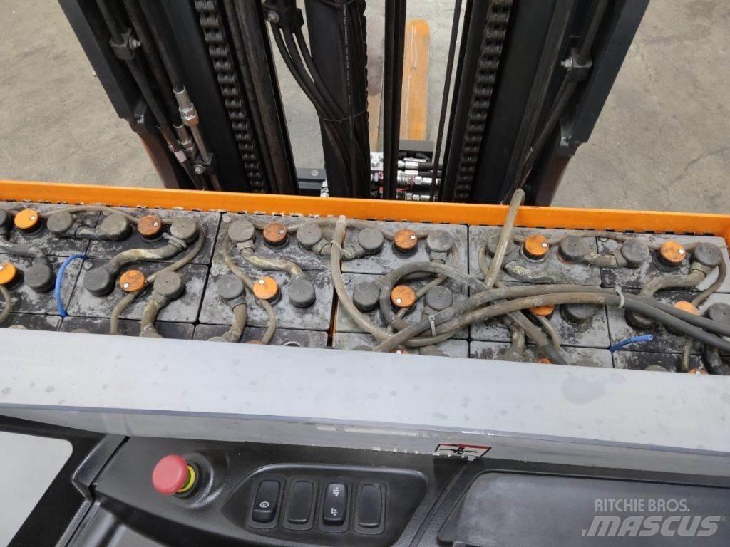 Still FM-X17 Reach trucks