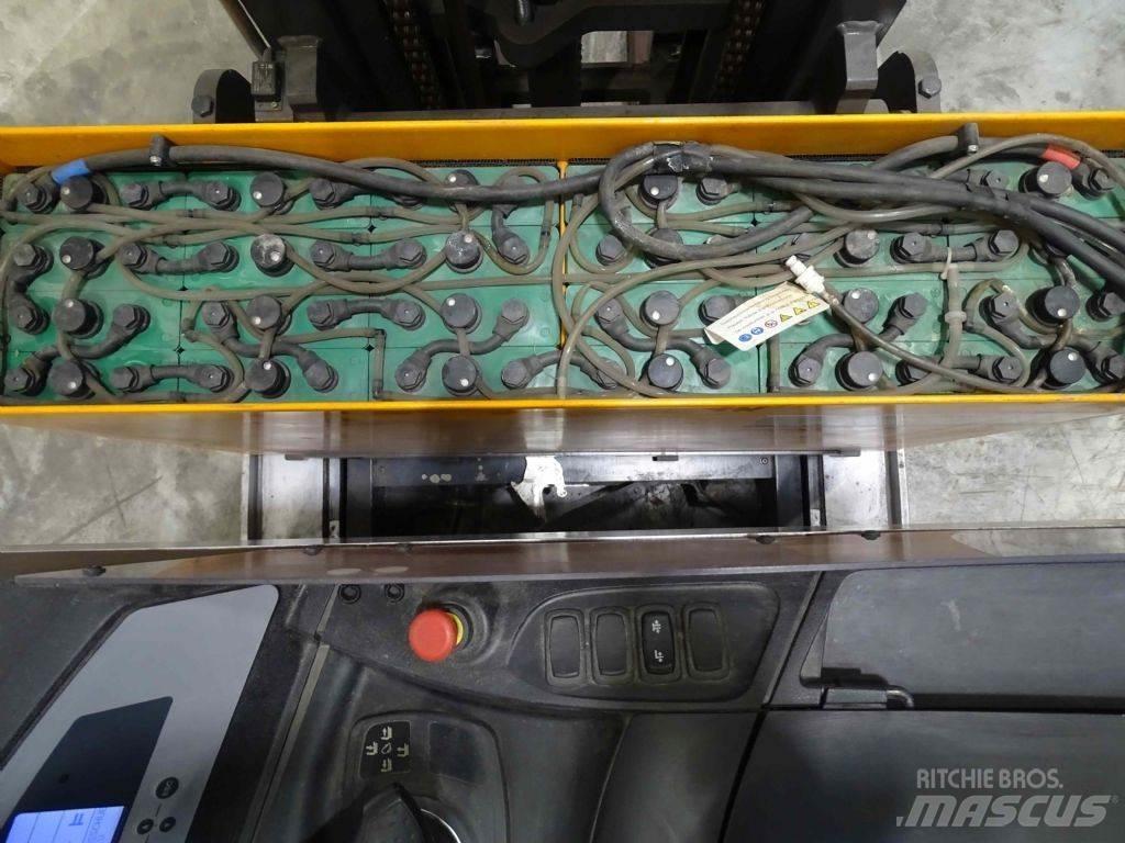 Still FM-X17 Reach trucks