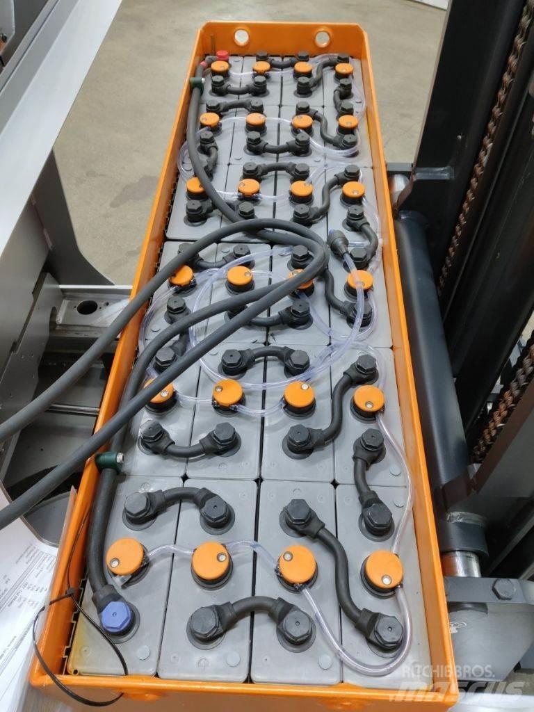 Still FM-X17 Reach trucks