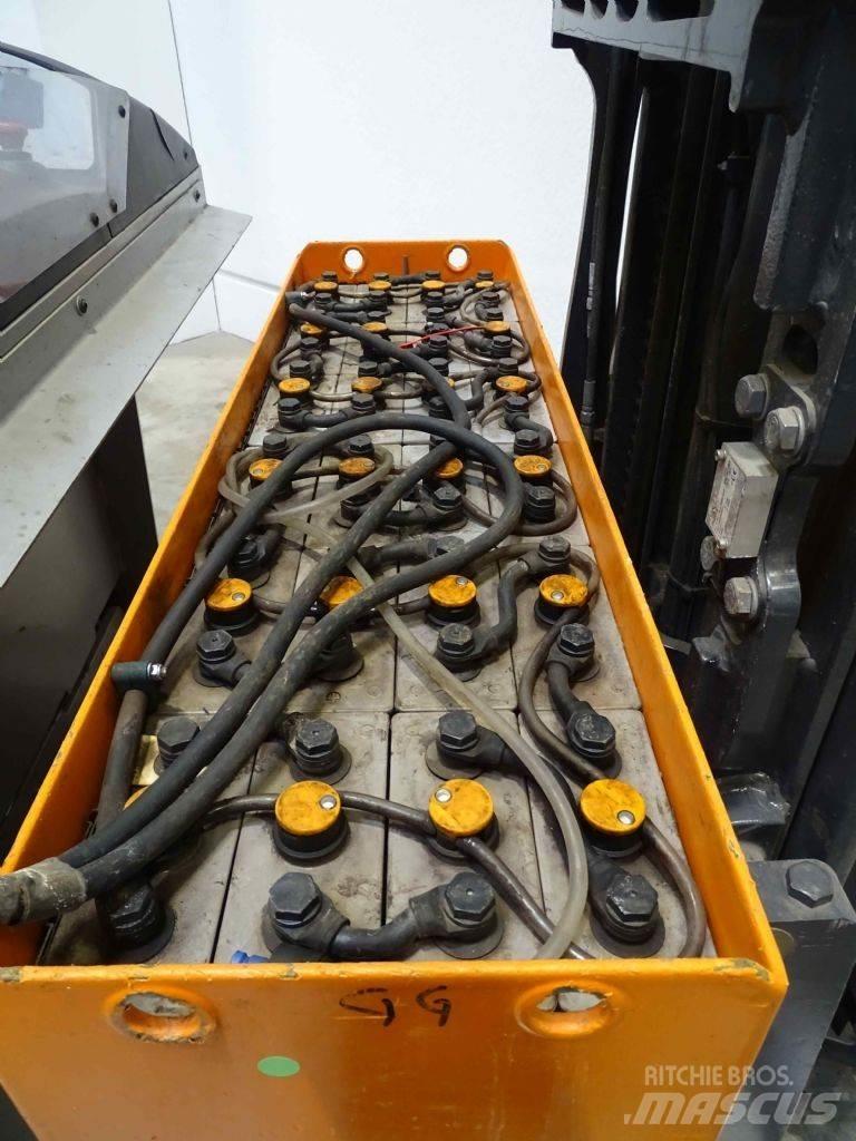 Still FM-X17 Reach trucks