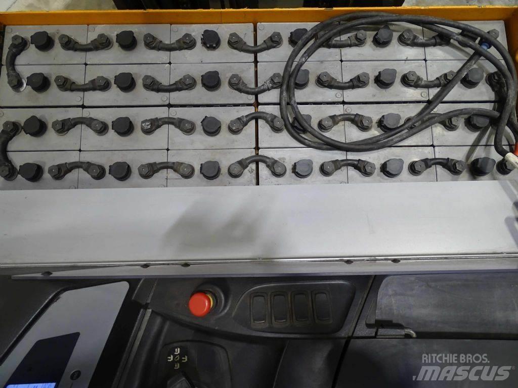 Still FM-X17 Reach trucks