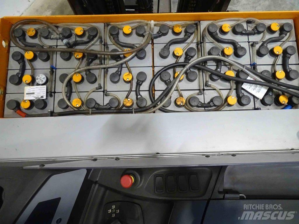 Still FM-X17 Reach trucks