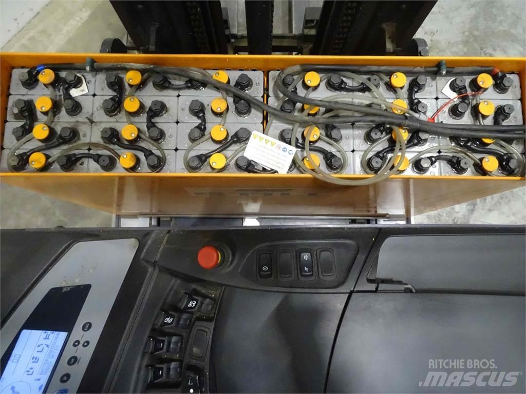Still FM-X17 Reach trucks