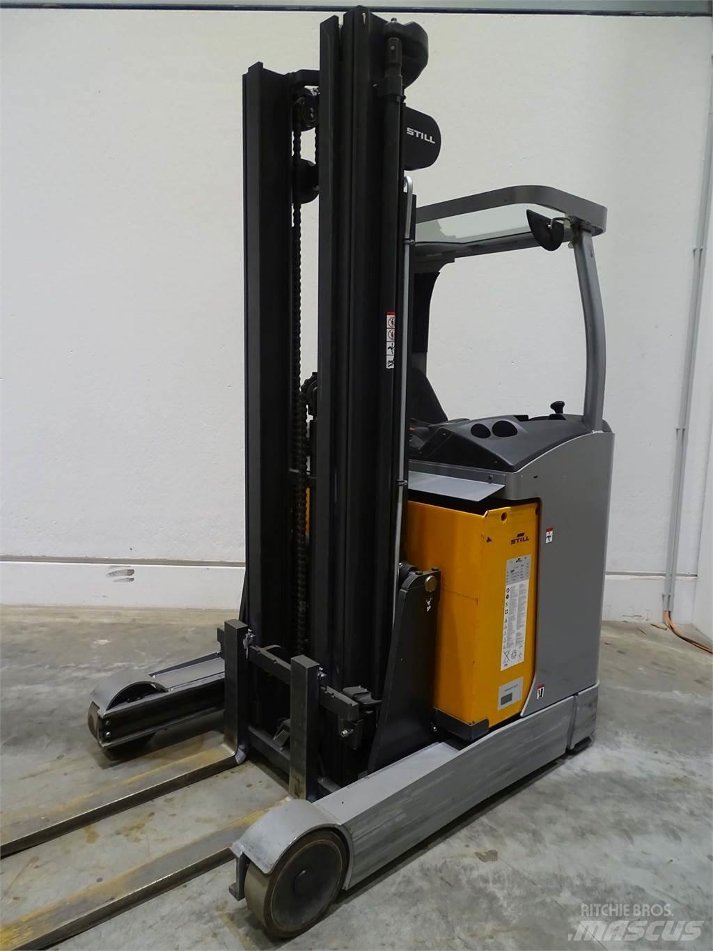 Still FM-X17 Reach trucks