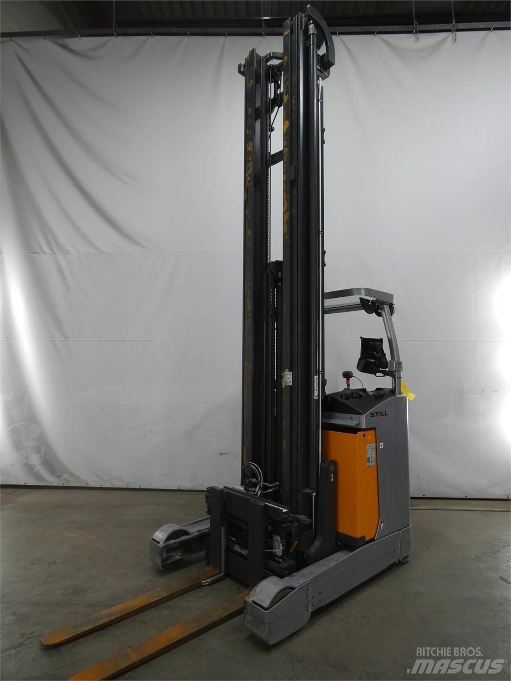 Still FM-X17 Reach trucks