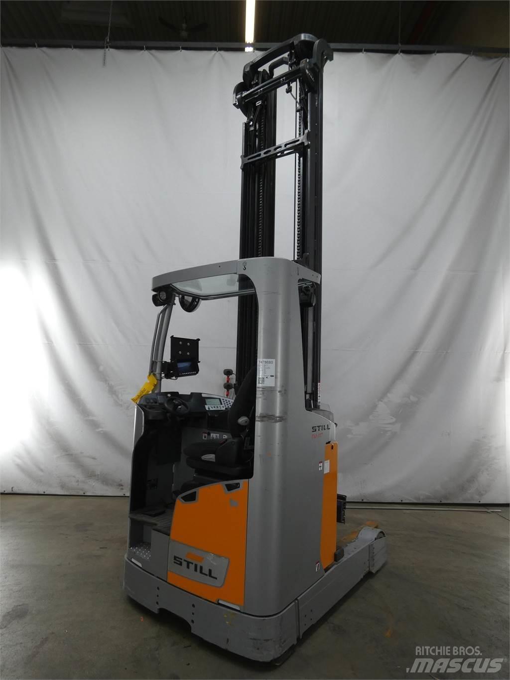 Still FM-X17 Reach trucks