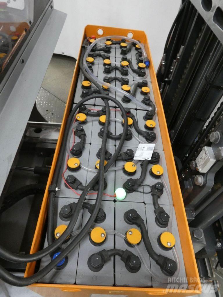 Still FM-X17 Reach trucks