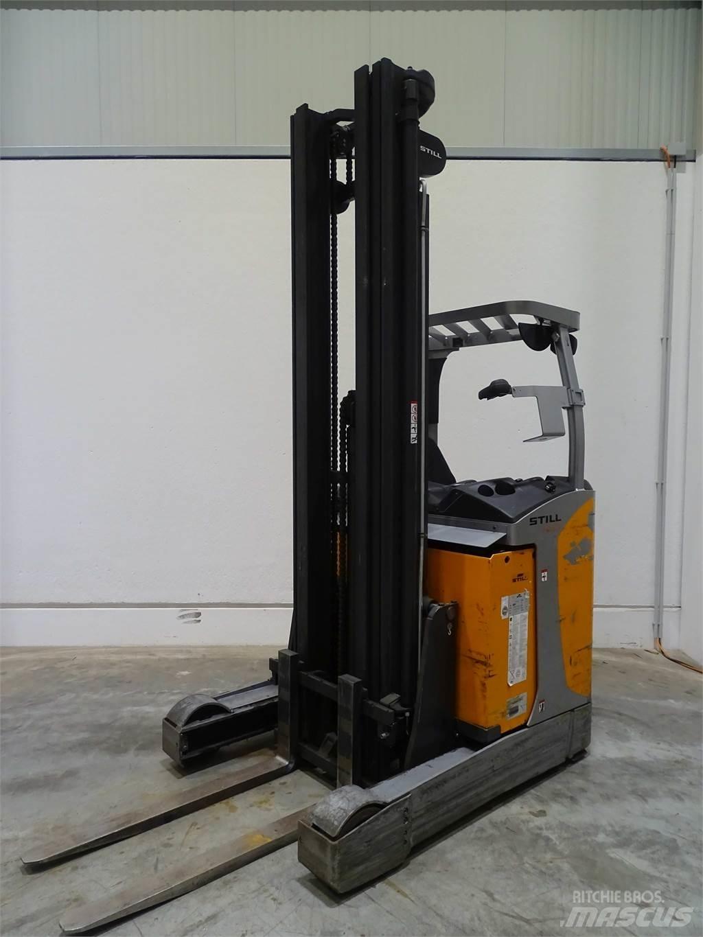 Still FM-X17 Reach trucks