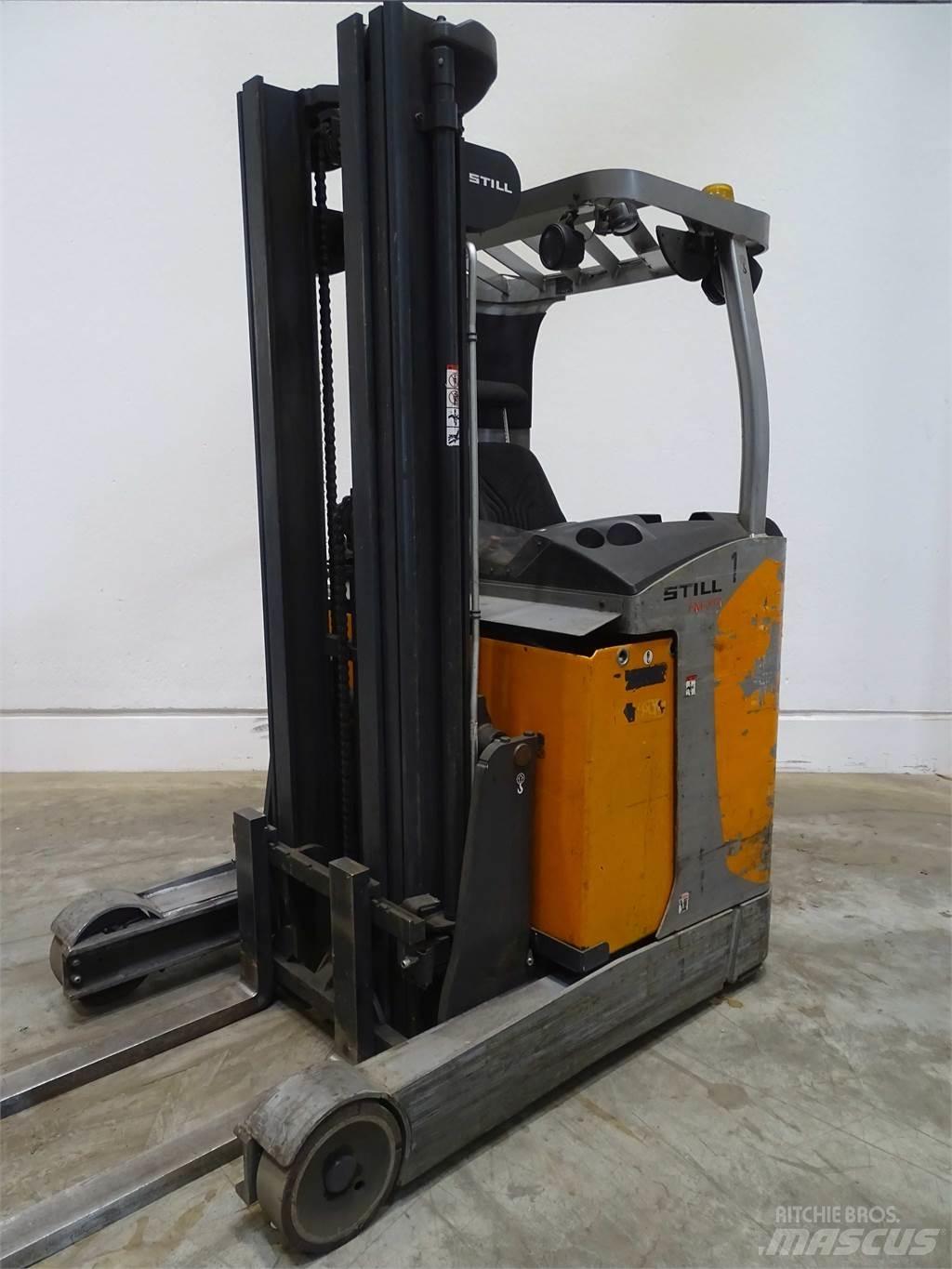 Still FM-X17 Reach trucks
