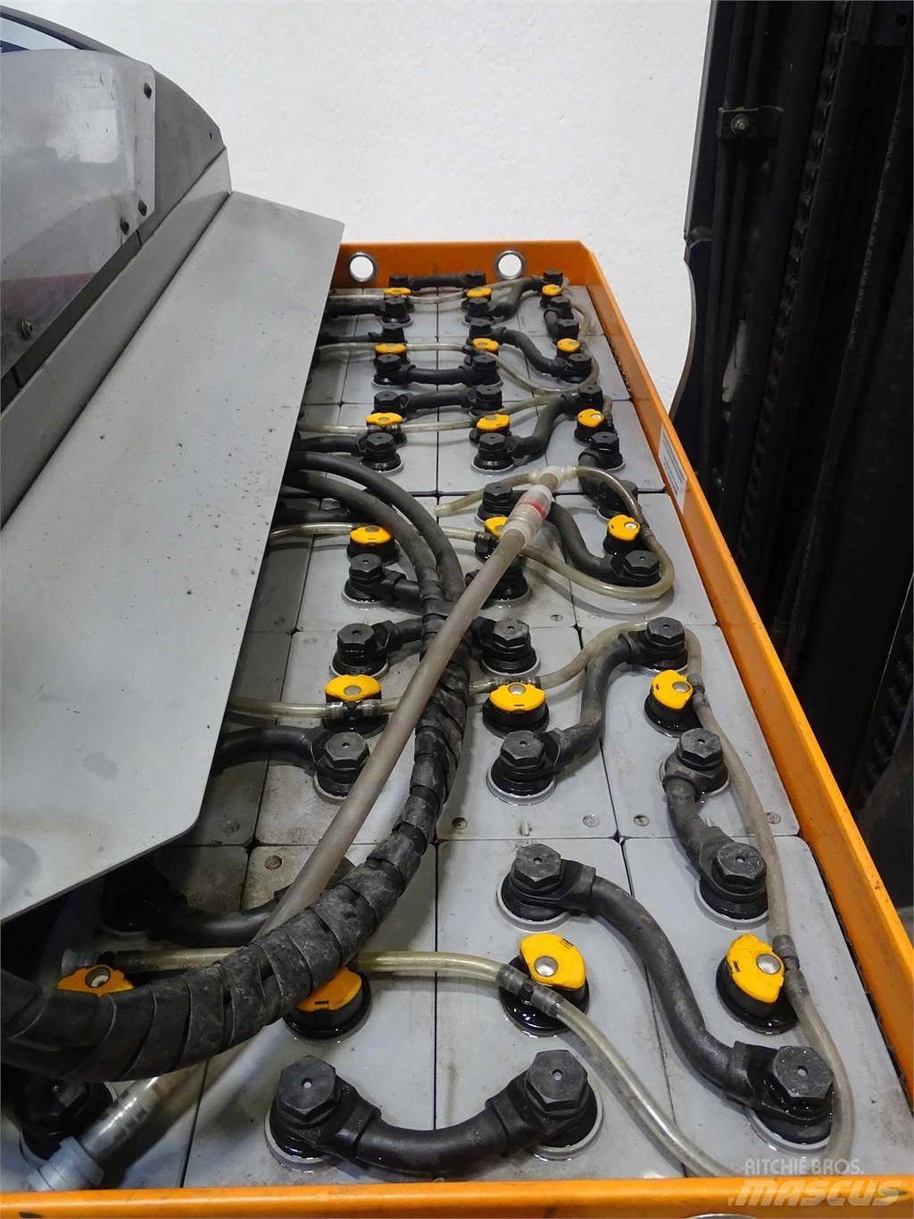 Still FM-X17 Reach trucks