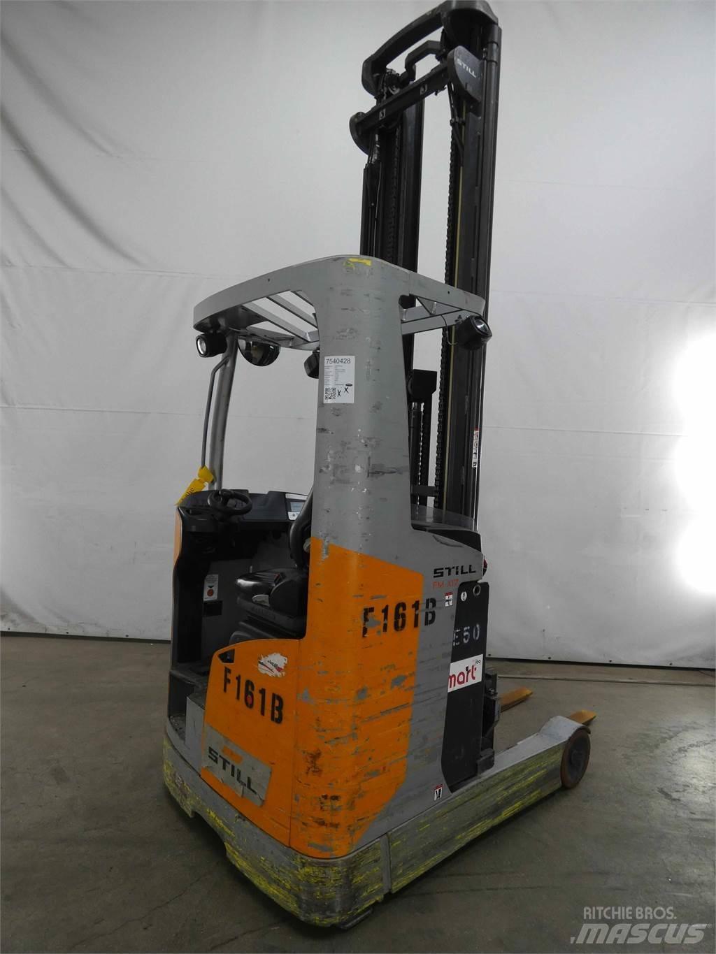 Still FM-X17 Reach trucks