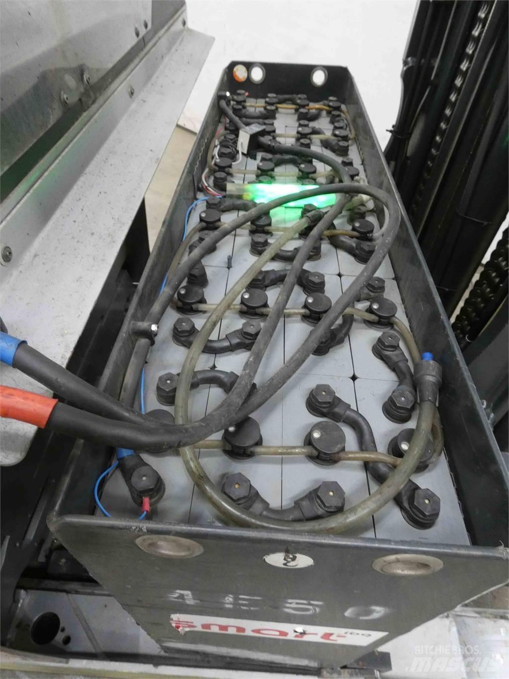 Still FM-X17 Reach trucks