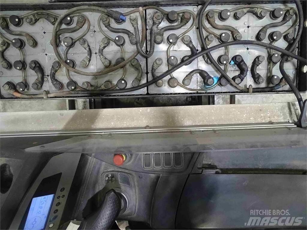 Still FM-X17SE Reach trucks