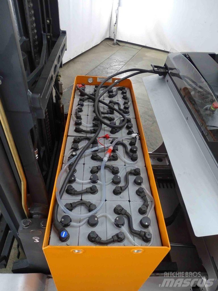 Still FM-X20 Reach trucks