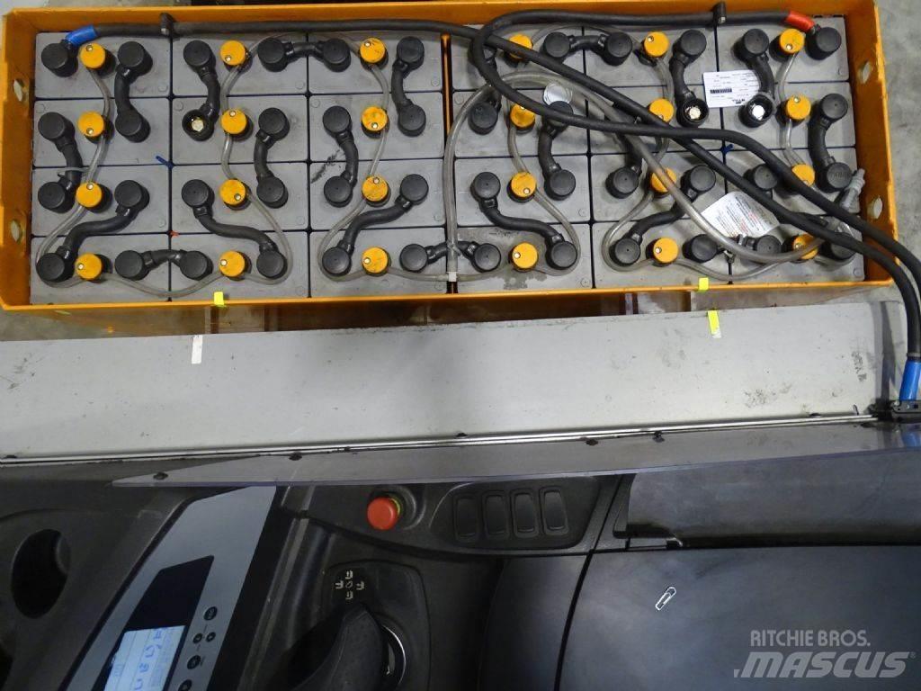 Still FM-X20 Reach trucks