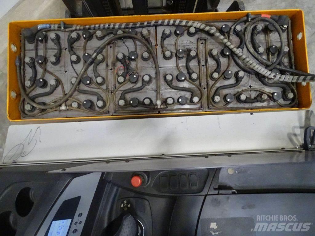 Still FM-X20 Reach trucks