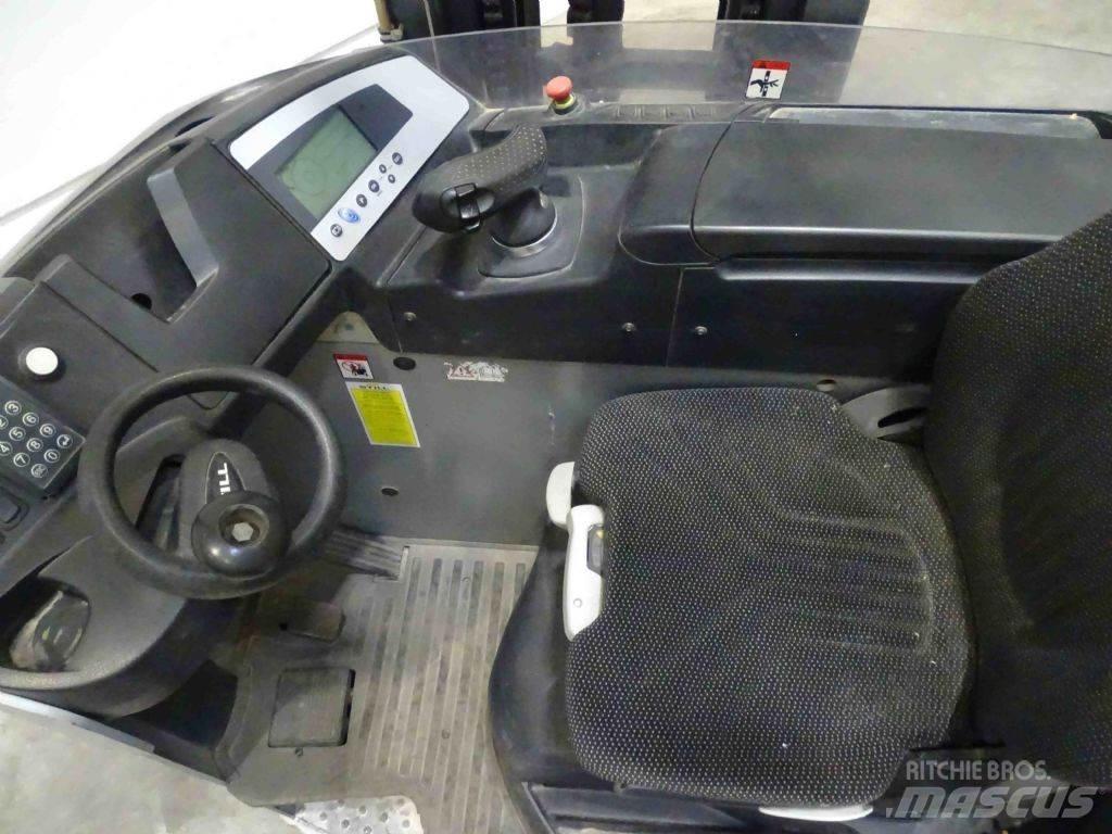 Still FM-X25 Reach trucks