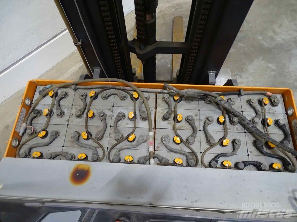 Still FM-X25 Reach trucks