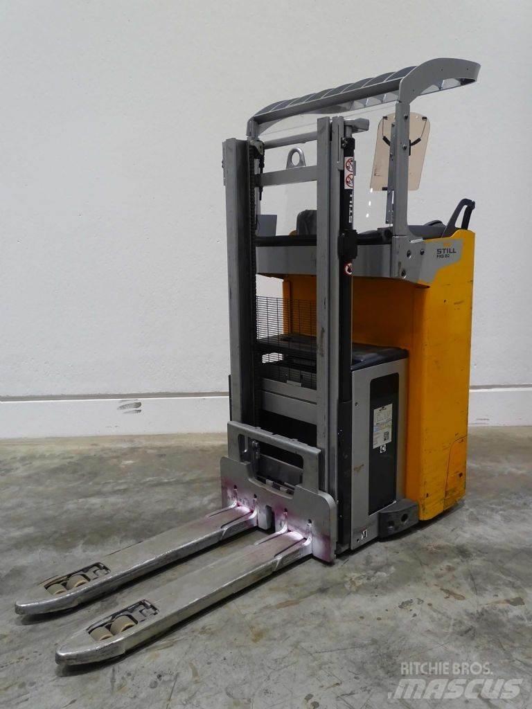 Still FXD20 Pedestrian stacker