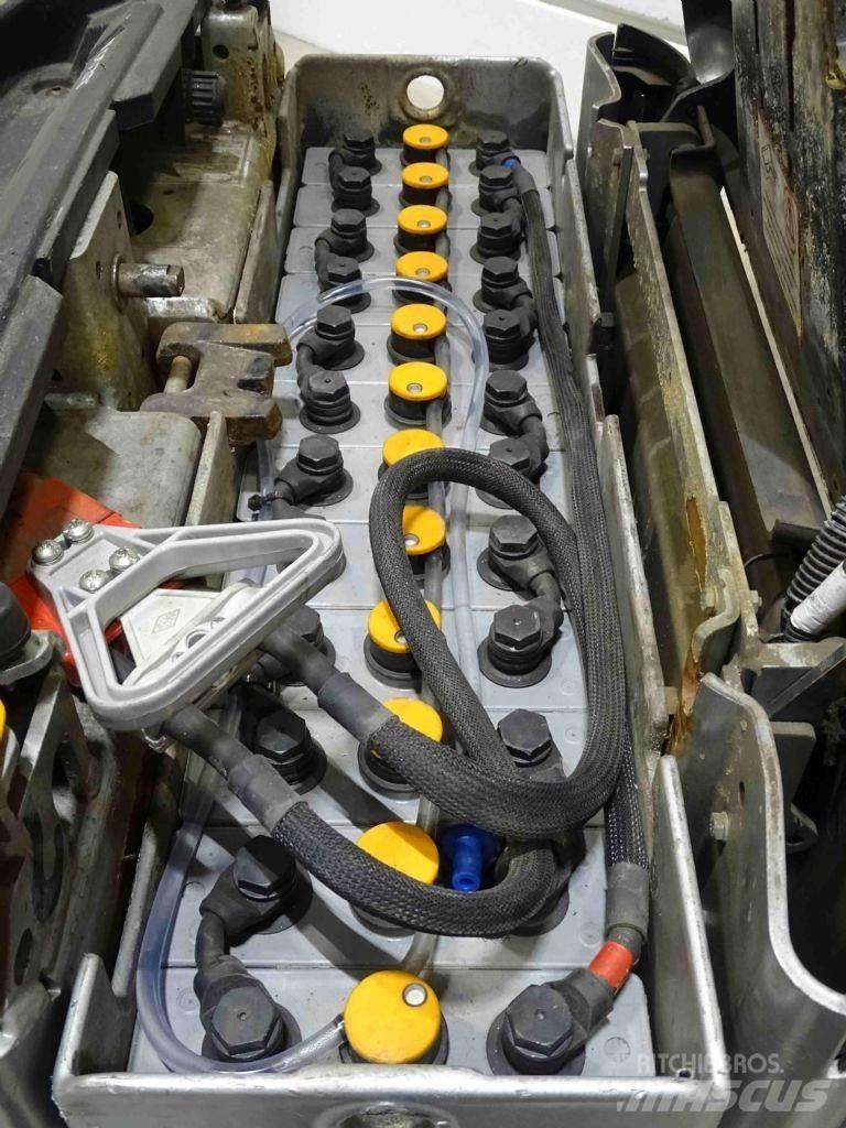 Still LTX50 Towing trucks