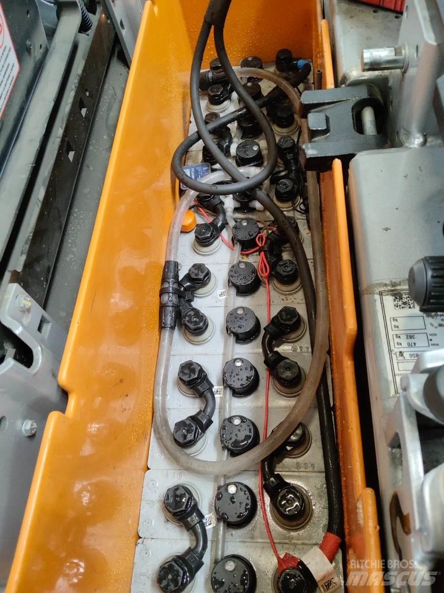 Still LTX50 Towing trucks