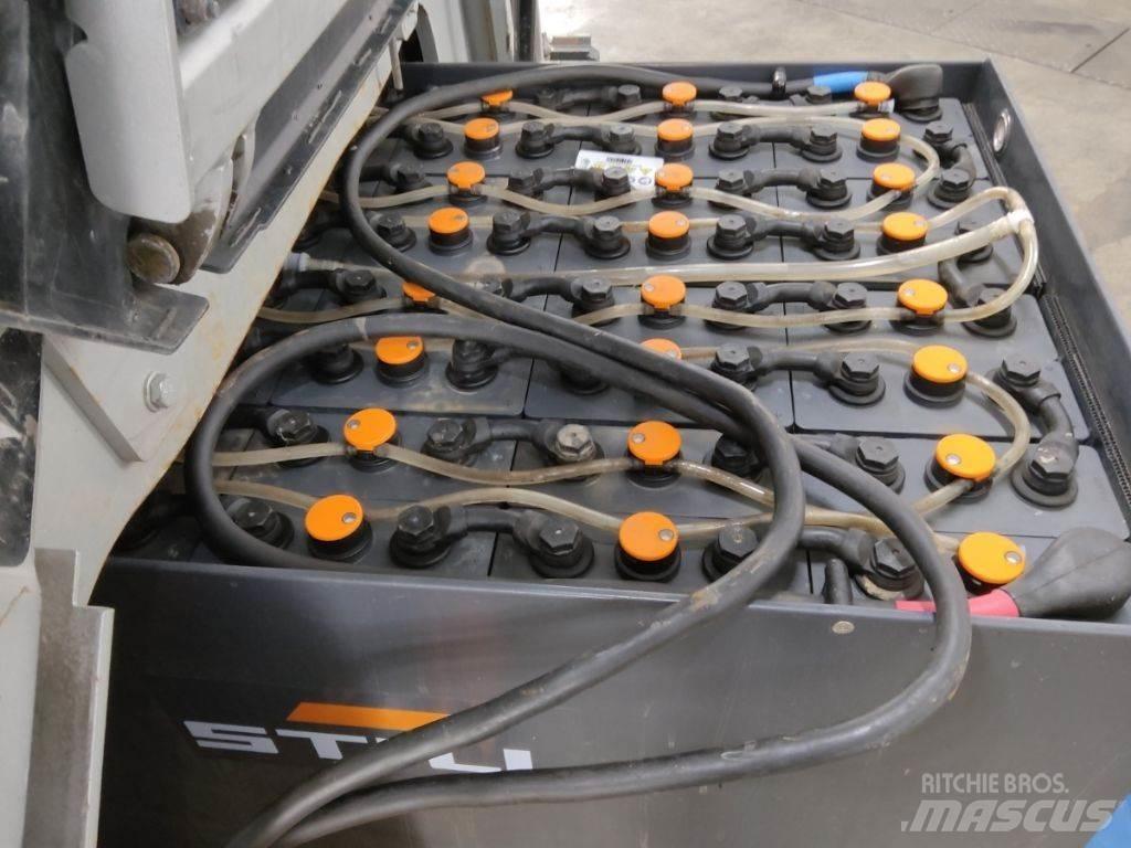Still RX60-35 Electric forklift trucks