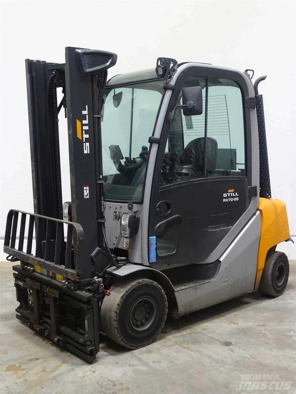 Still RX70-25 Diesel trucks