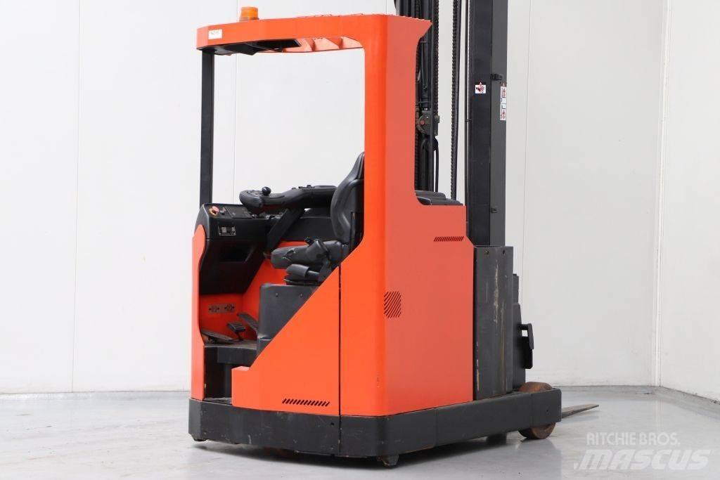 BT RR B3 Reach trucks