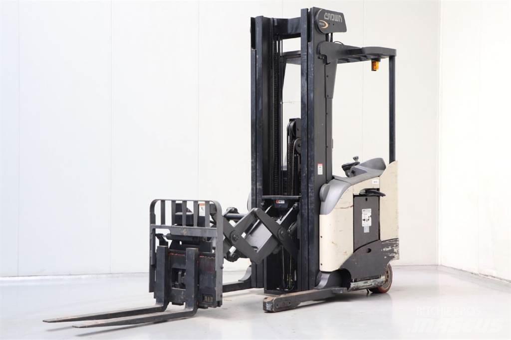 Crown RD5280S-30 Reach trucks
