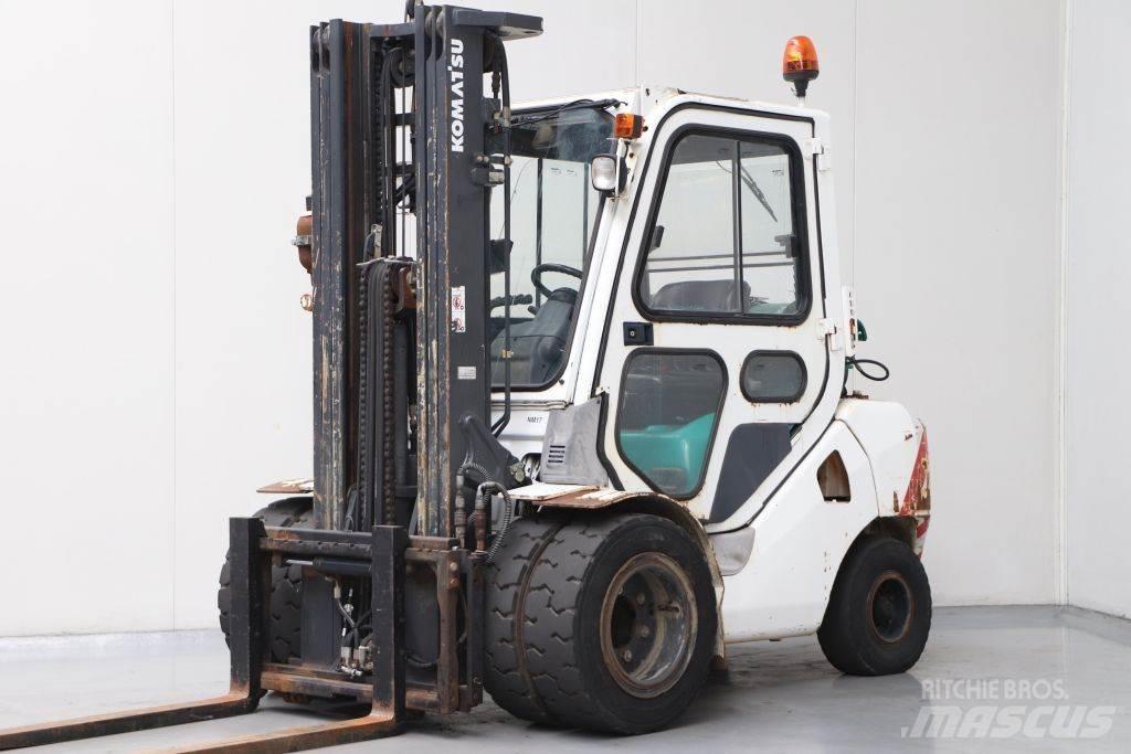 Komatsu FG30T-16R LPG trucks