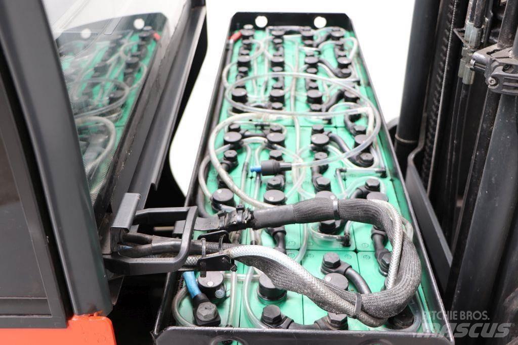 Linde R14G-01 Reach trucks