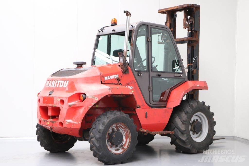 Manitou M30-4 Rough terrain trucks