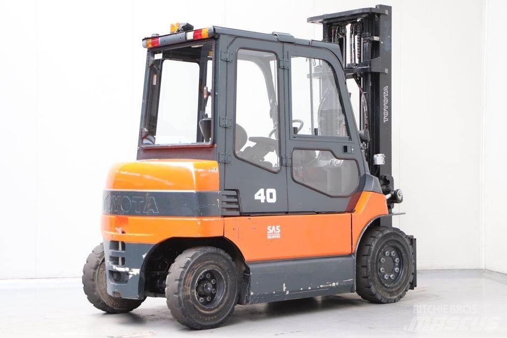 Toyota 7FBMF40 Electric forklift trucks