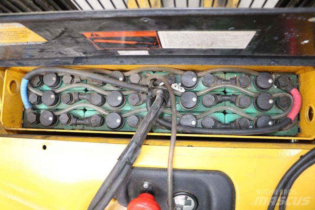 Yale MS10 Pedestrian stacker