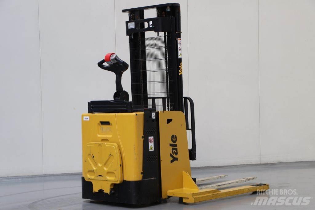 Yale MS15X Pedestrian stacker