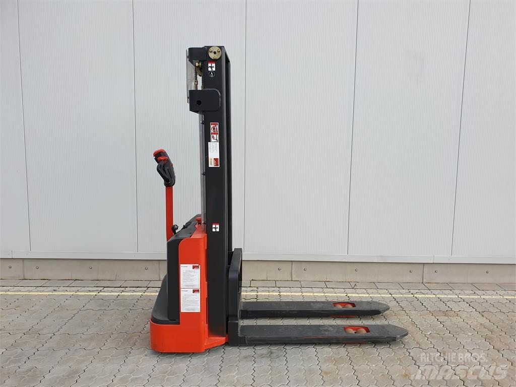 Linde #N/A Pedestrian stacker