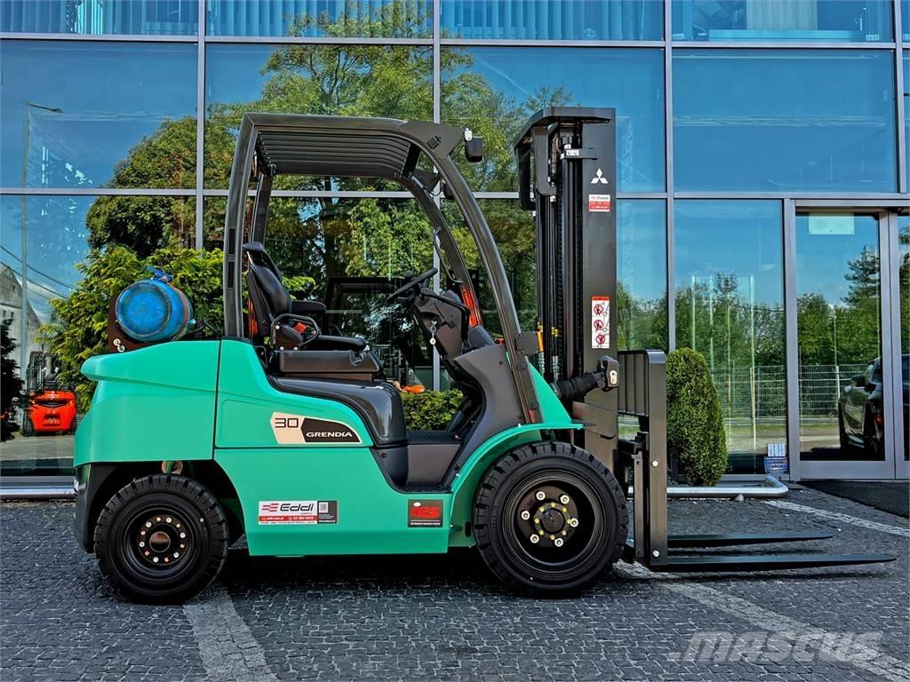 Mitsubishi FG30N LPG trucks