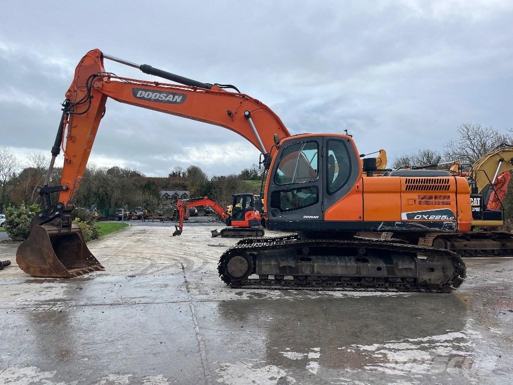 Doosan DX 225 LC-3 Crawler excavators