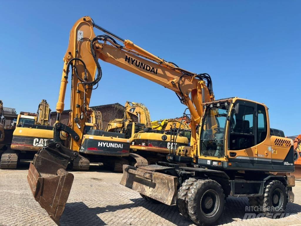 Hyundai 140W-9A Wheeled excavators