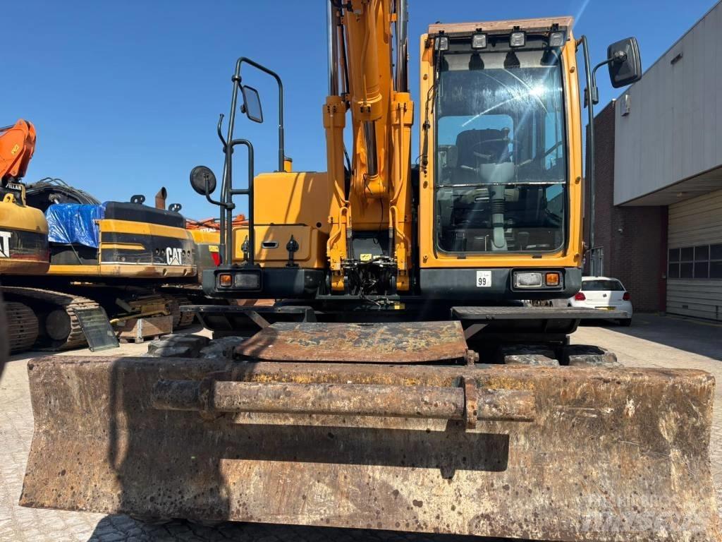 Hyundai 140W-9A Wheeled excavators
