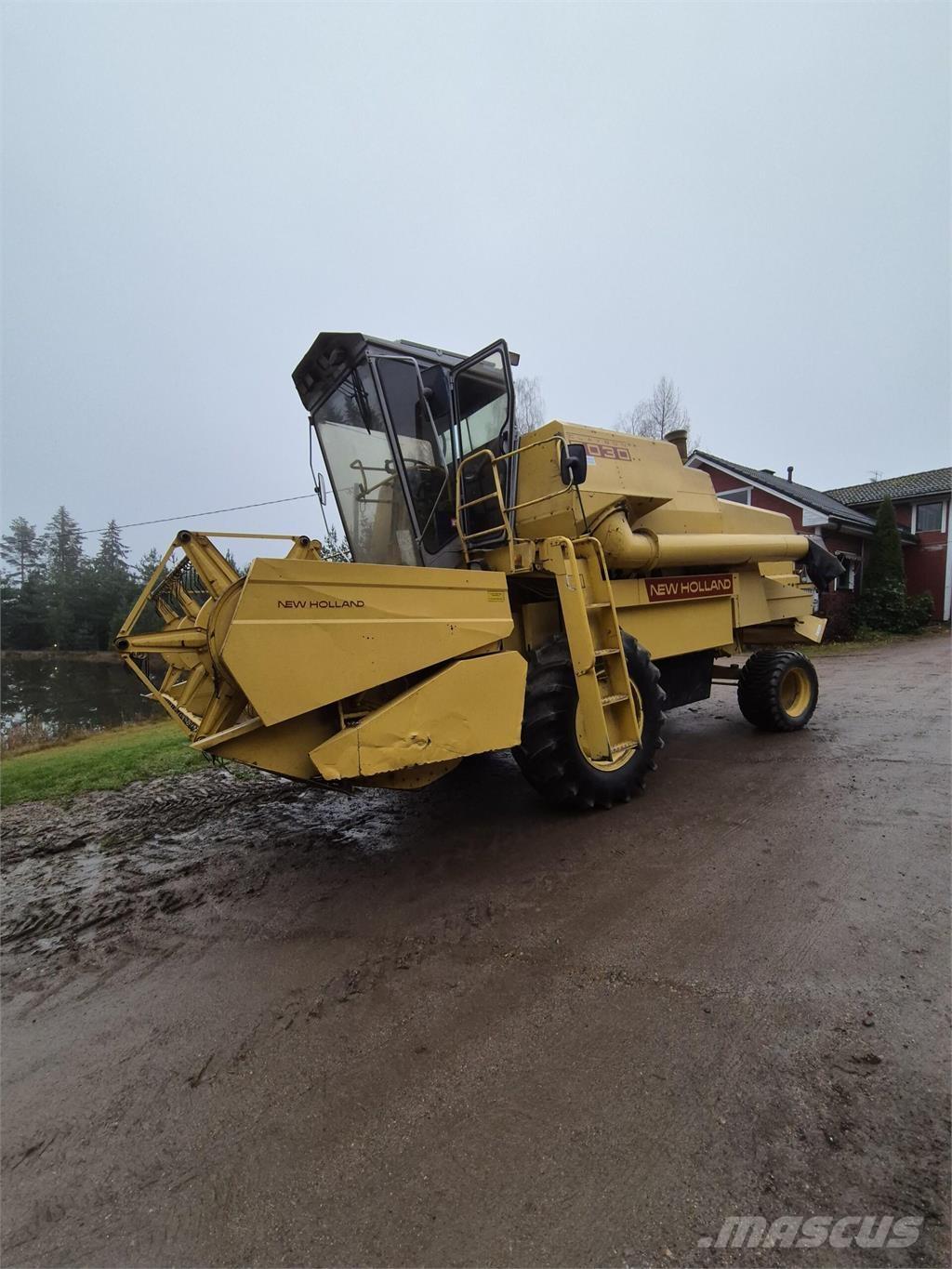 New Holland 8030 Combine harvesters