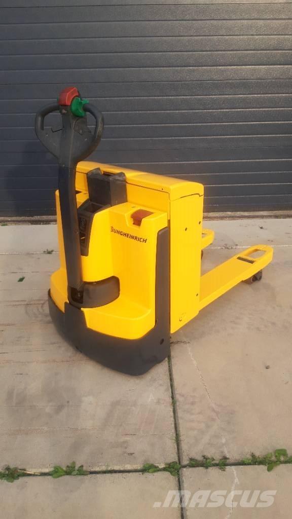 Jungheinrich EJE 120 Low lifter