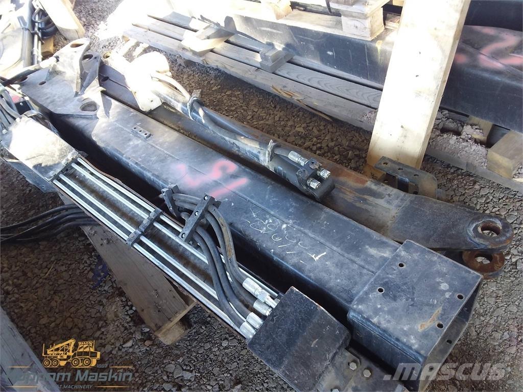 John Deere CH 8 Harvester cranes