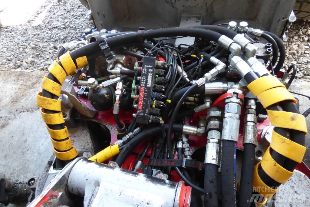 Log Max 7000C Harvester heads